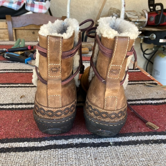 Ugg boots - Picture 4 of 8